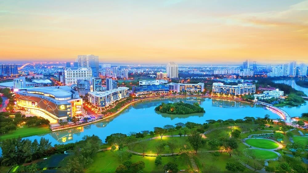 Toàn cảnh khu hồ bán nguyệt lãng mạn và quyến rủ